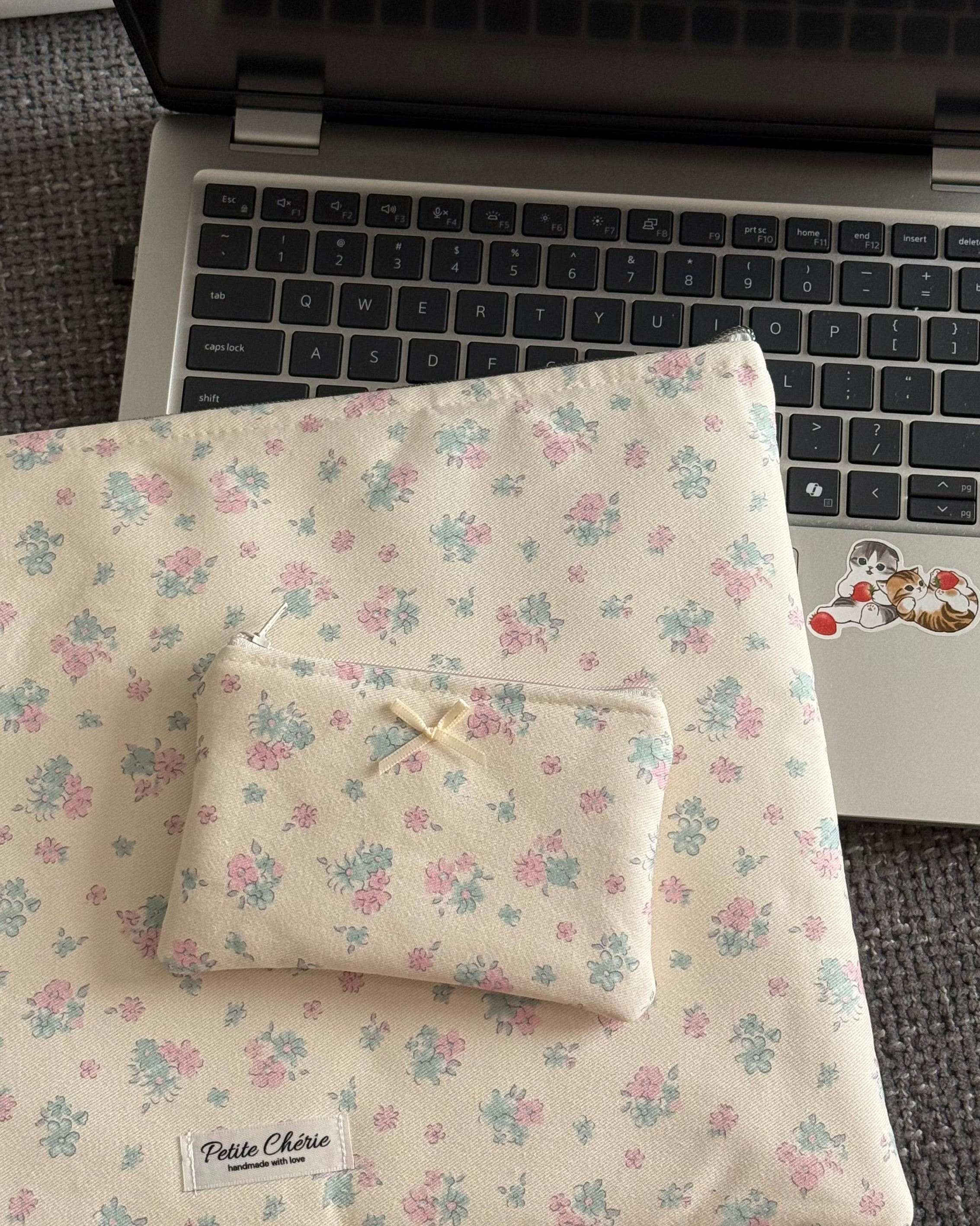 Gentle Garden laptop/iPad sleeve